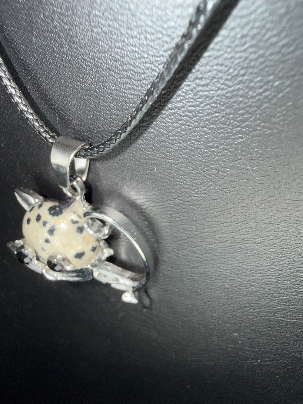 Silver Tone Cat Pendant w/ Dalmatian Jasper Stone w/ Black Necklace NEW - Picture 3 of 6